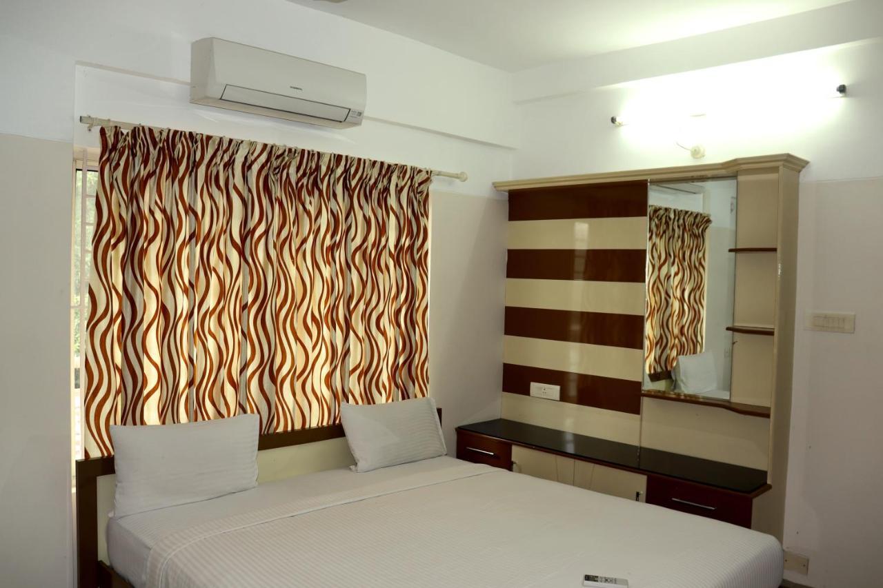 Uthradam Towers Hotel Thiruvananthapuram Exterior photo